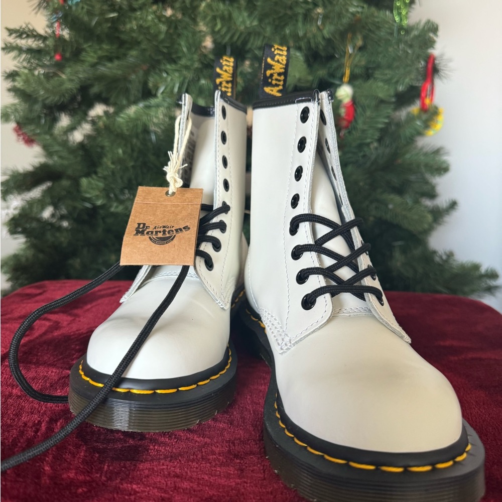 Dr. Martens 1460 White Leather 8-Eye Lace-Up Combat Boots Size 7